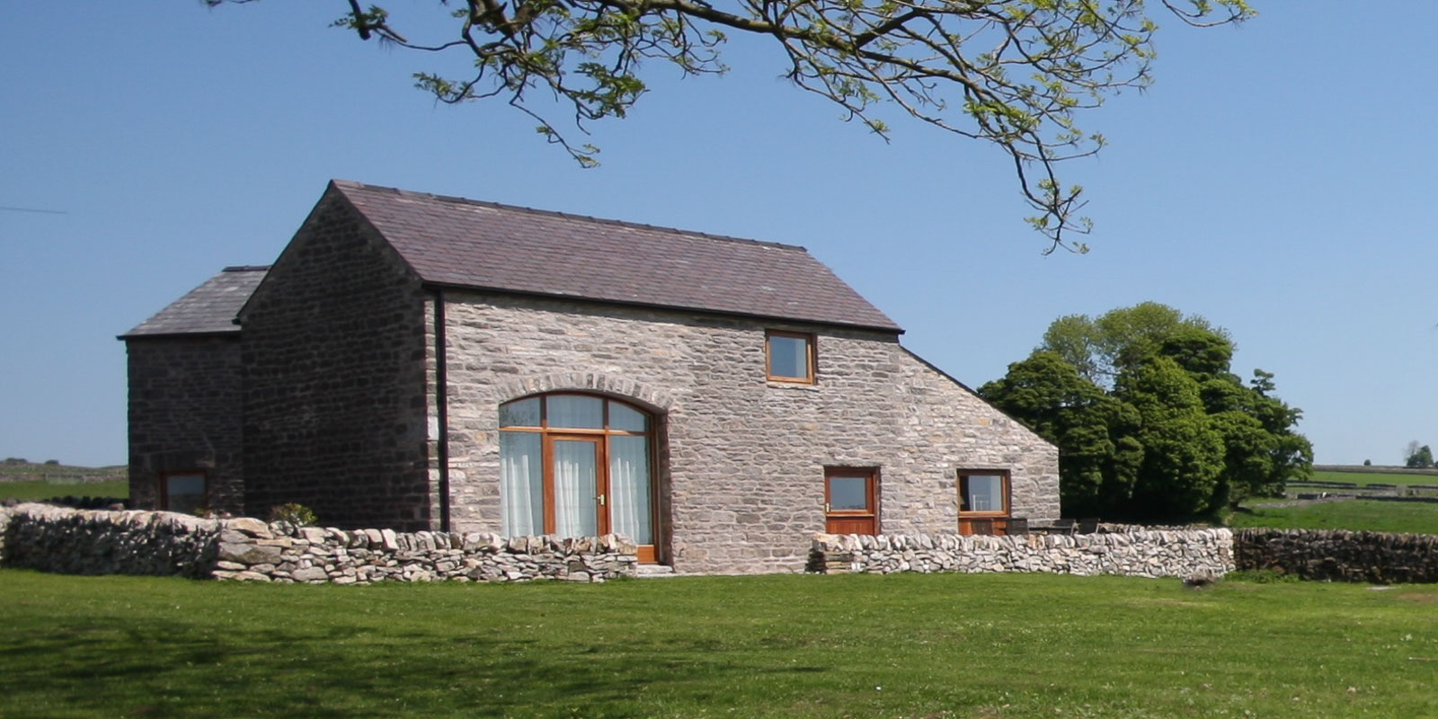 Dog friendly store cottages peak district